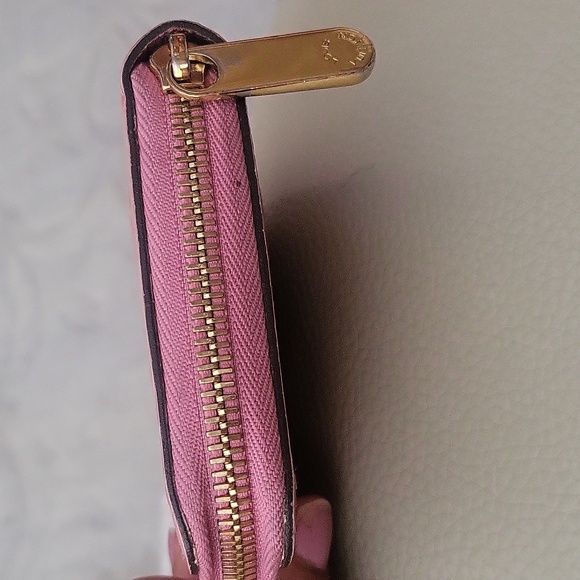 Louis Vuitton Monogram Verni Rose Blush Zip Around Long Wallet - Picture 10 of 15